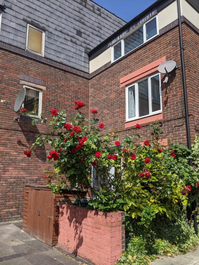 Central And Peaceful Room With Your Own Bathroom Londres Exterior foto