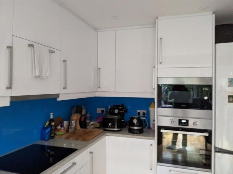 Central And Peaceful Room With Your Own Bathroom Londres Exterior foto